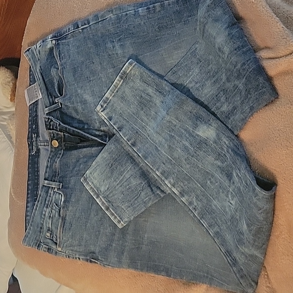 Signature Levi Jean